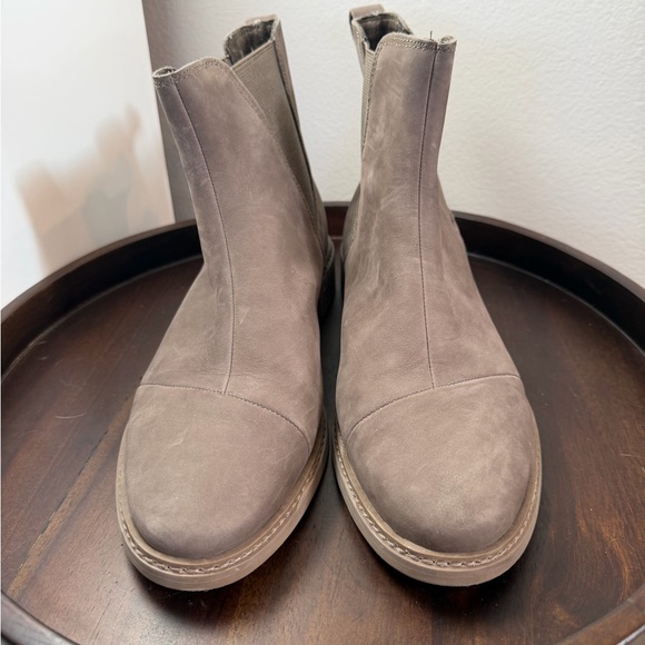 TOMS Women's Olive Ankle Booties - Picture 5 of 10